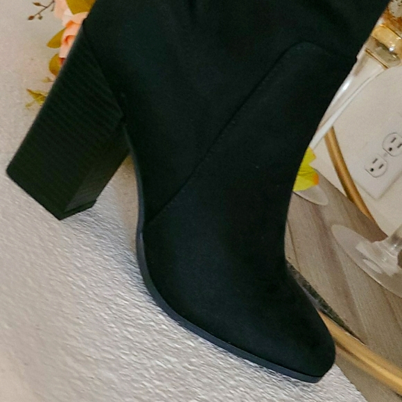 Boots - Picture 2 of 4